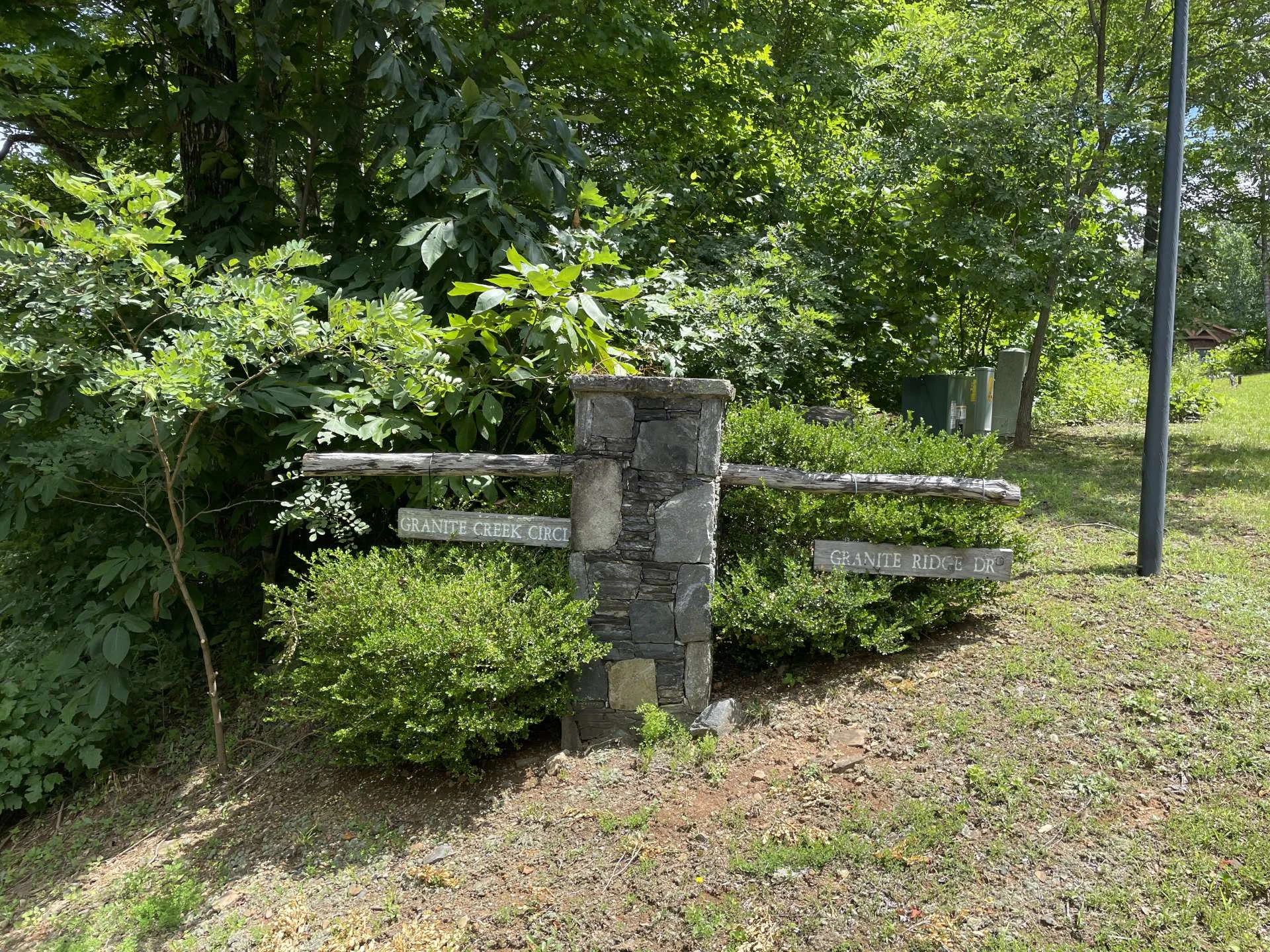 Image number 14 for the current listing